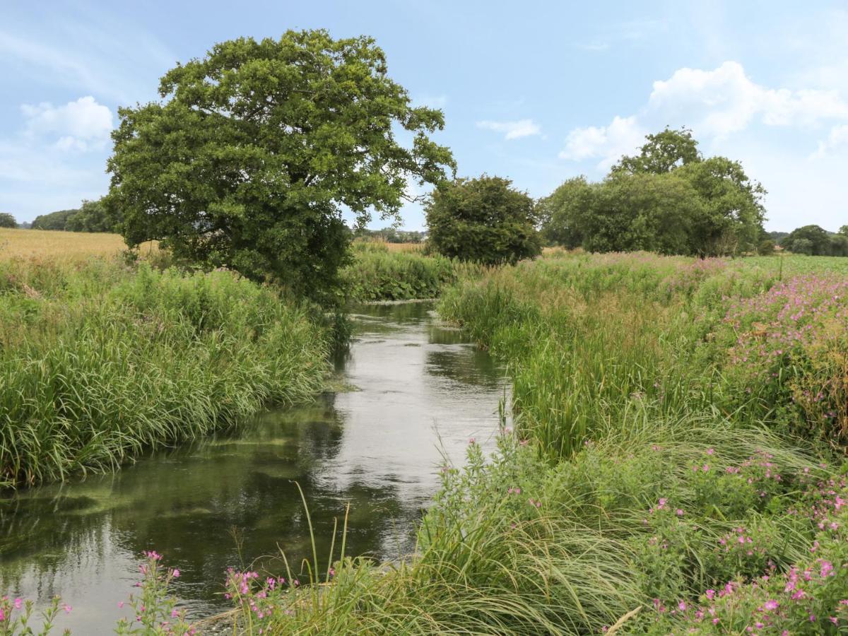 Plough Cottage Driffield Bagian luar foto